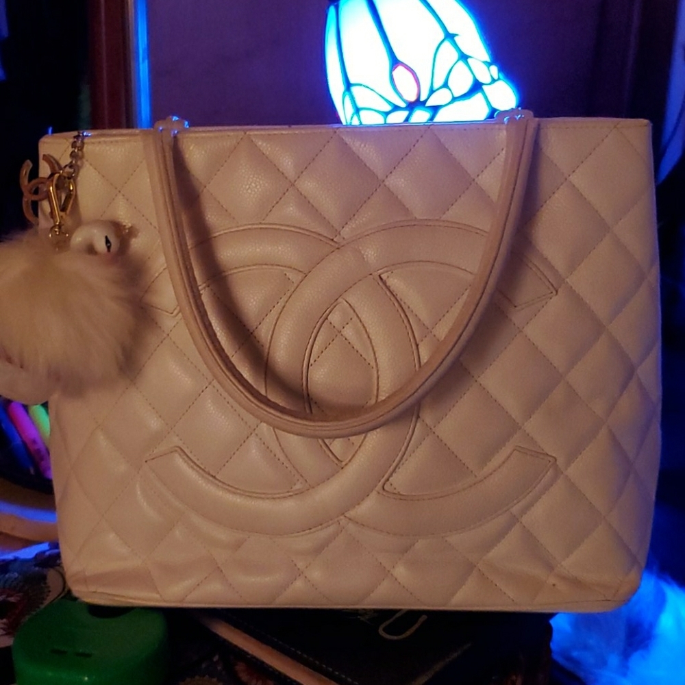 SOLD. Authentic Chanel - Picture 1 of 3